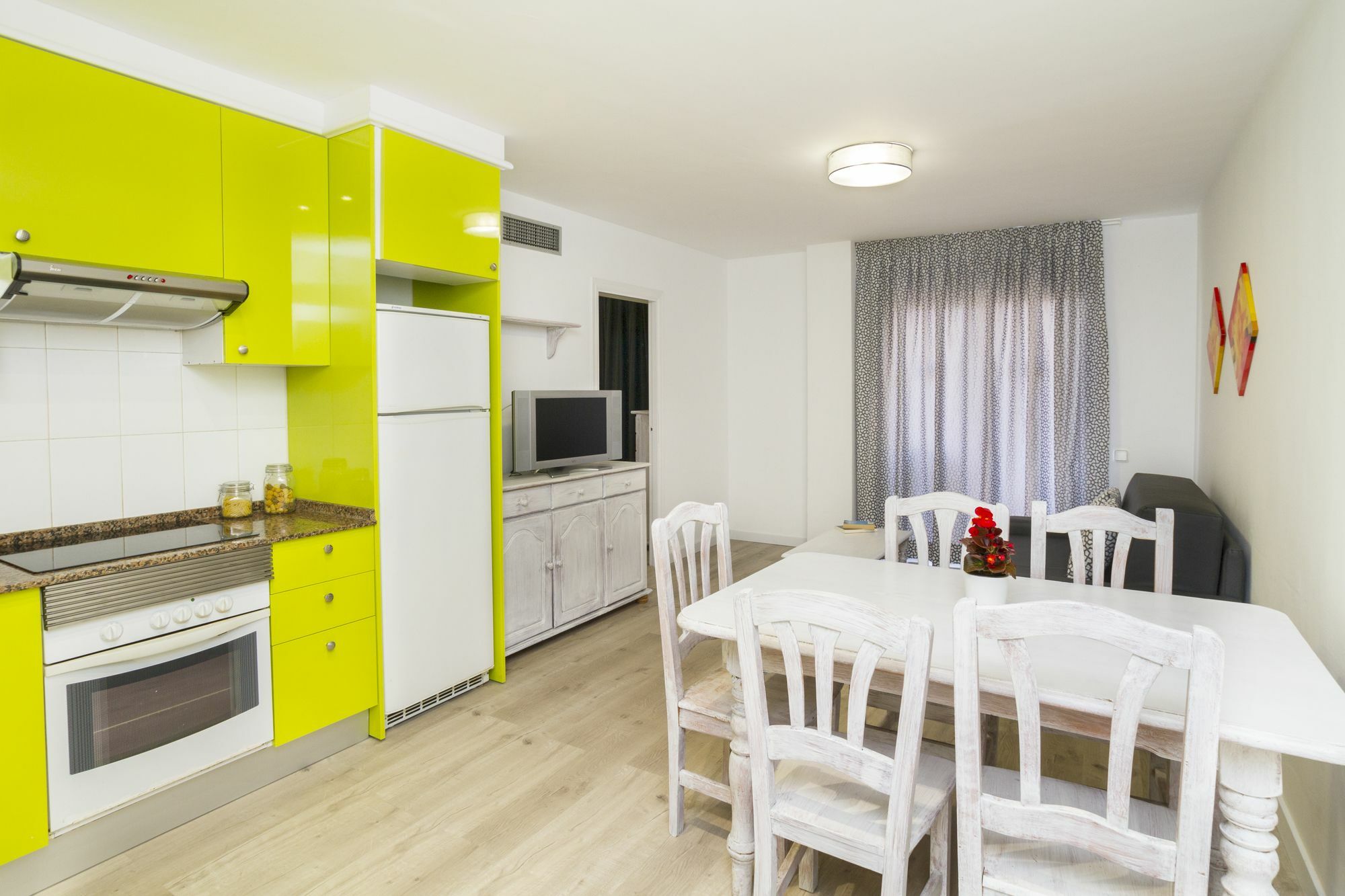 Apartamentos Intersalou Priorat Exteriér fotografie