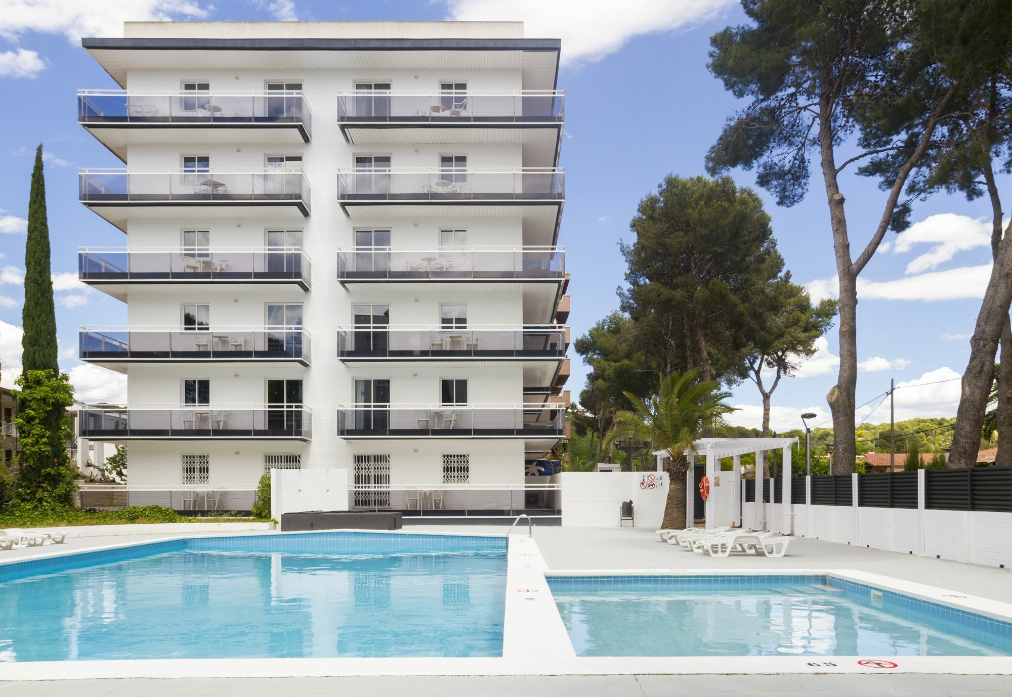 Apartamentos Intersalou Priorat Exteriér fotografie